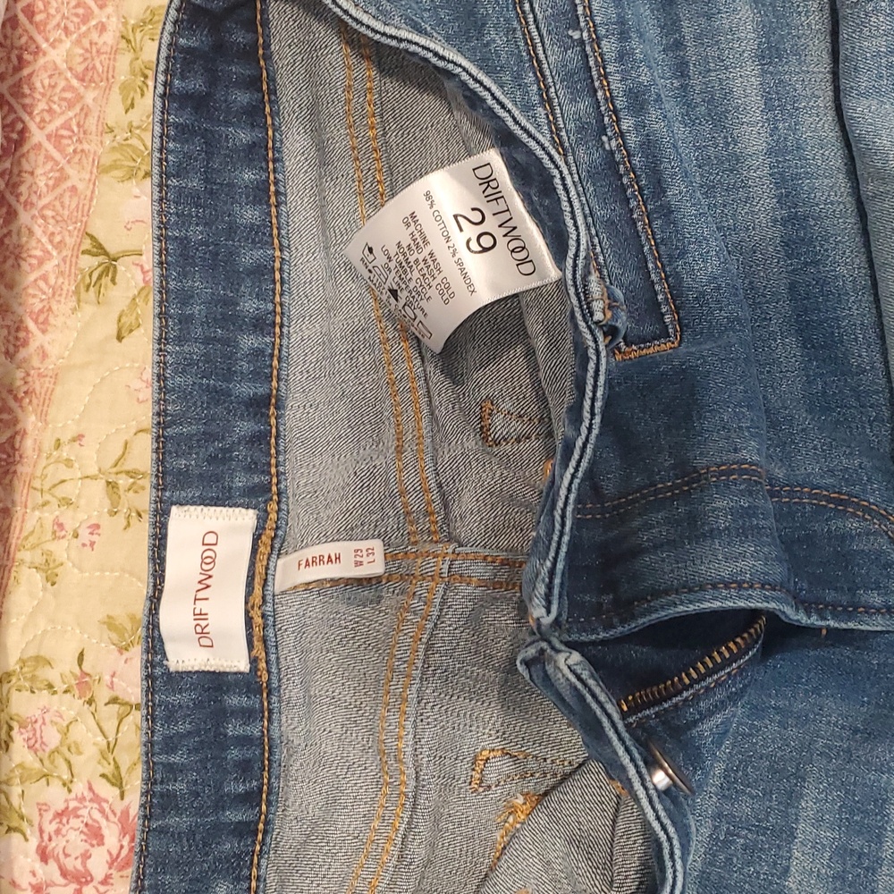 Driftwood The Farrah Flare Jeans Plain Un-embroidered size 29